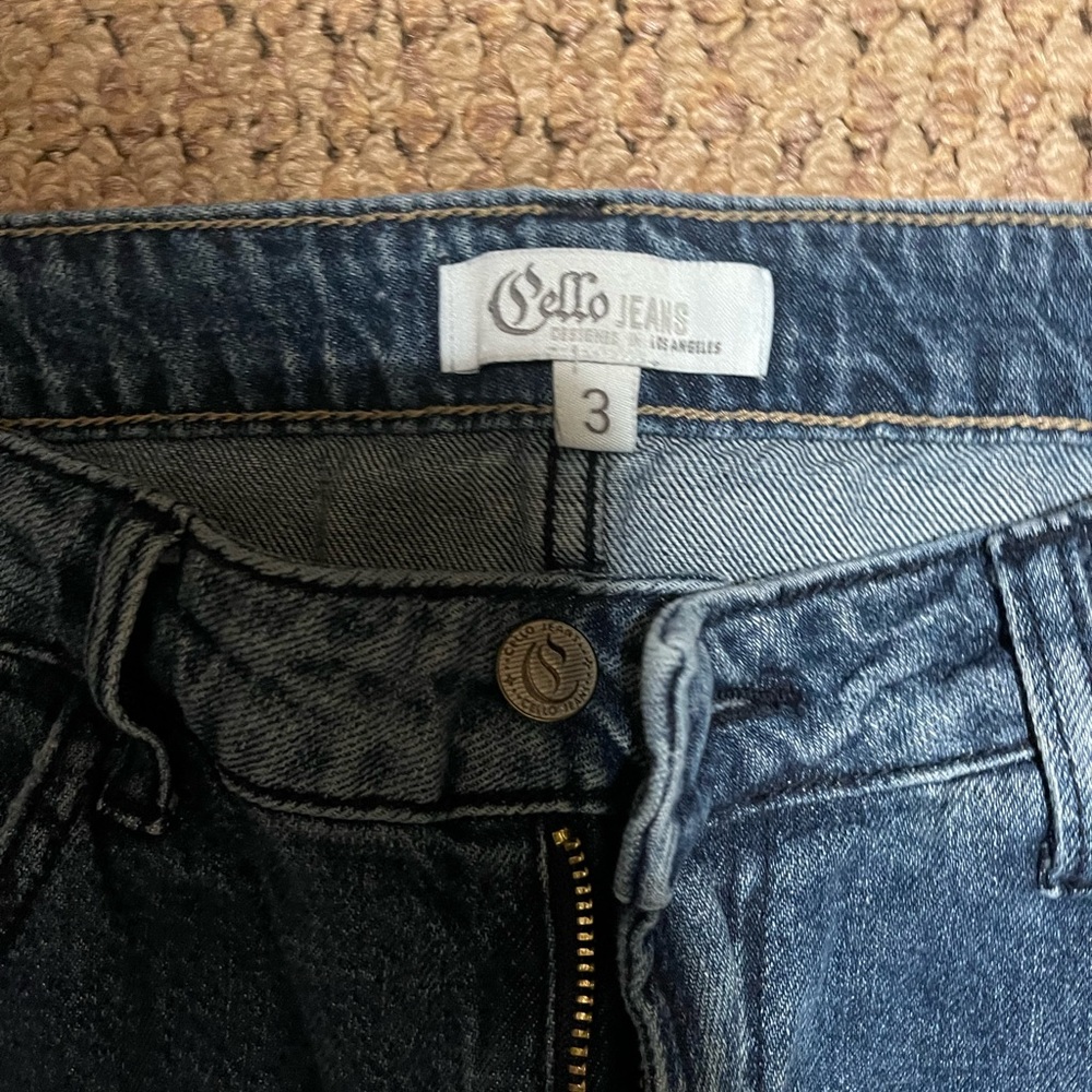 Cello Mid Rise Mom Jeans